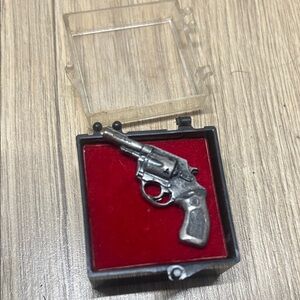 Gunmetal Revolver Pendant Keychain